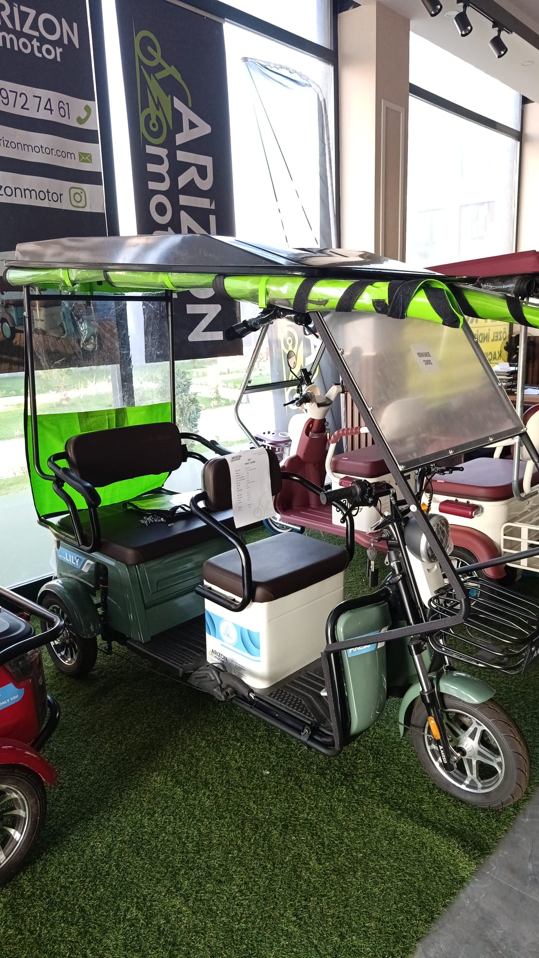 3 Tekerli 2 Koltuklu Elektrikli Motosiklet Kabini